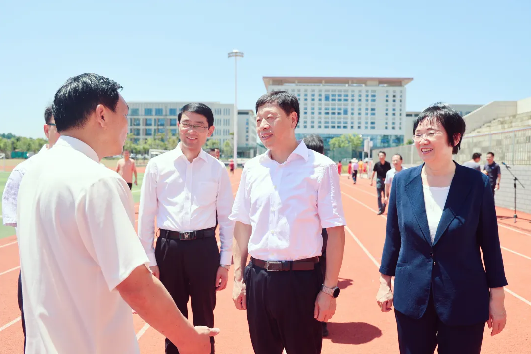 张维国到黄梅、龙感湖调研并开展“送文体下基层”活动2.png